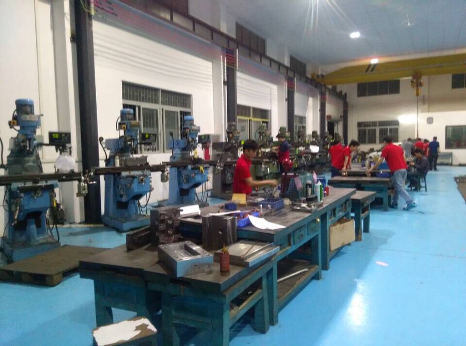 旭錦塑膠模具有限三個(gè),模具部 旭錦塑膠模具有限三個(gè),模具部