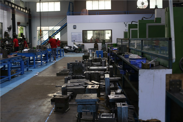 旭錦模具有限公司，模具部